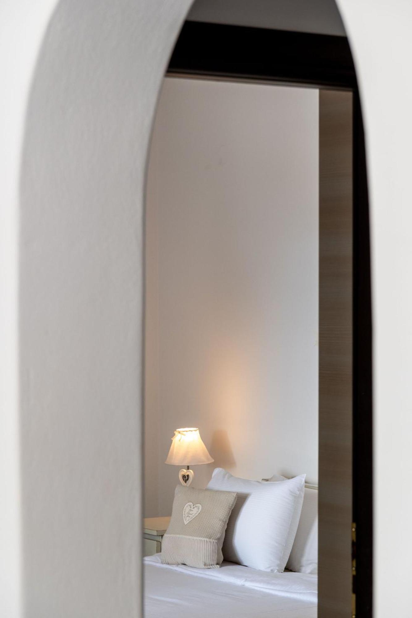 Azzurro Bianco Suites Парос Екстериор снимка