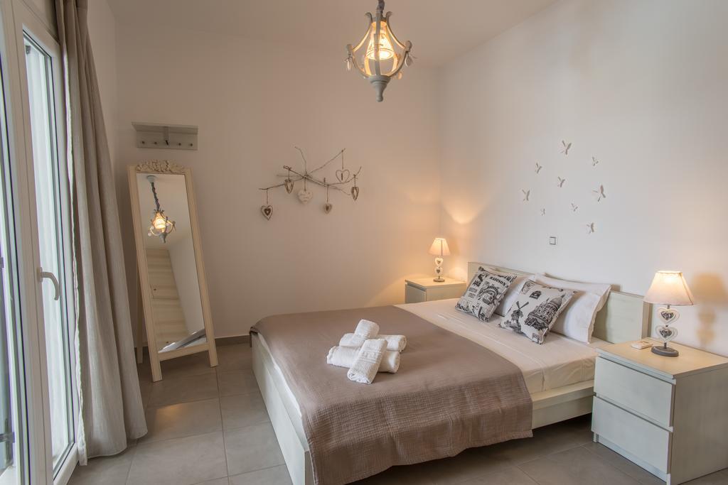 Azzurro Bianco Suites Парос Екстериор снимка